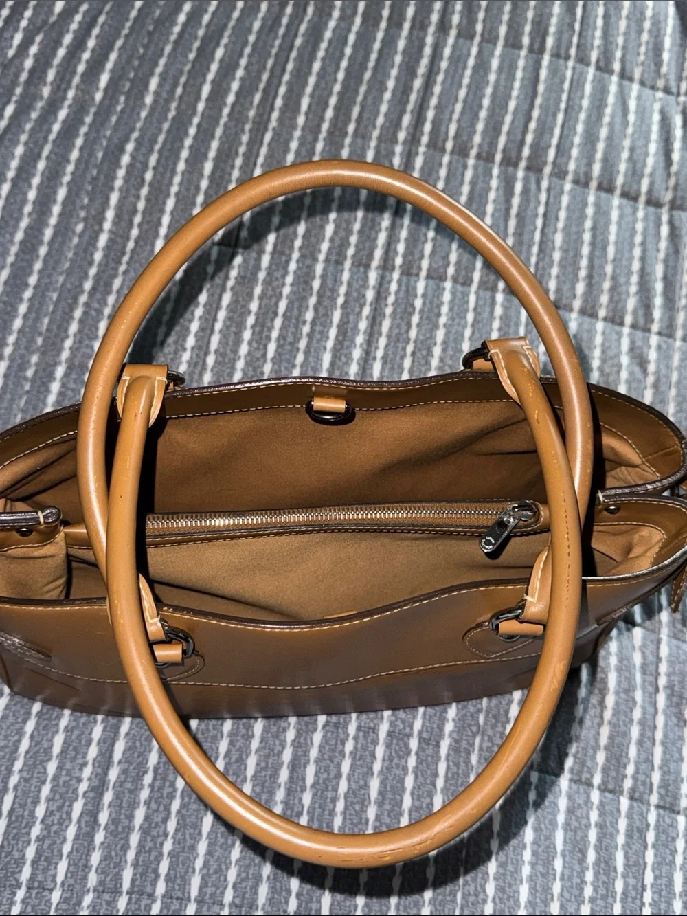 Louis Vuitton Passy GM Epi leather